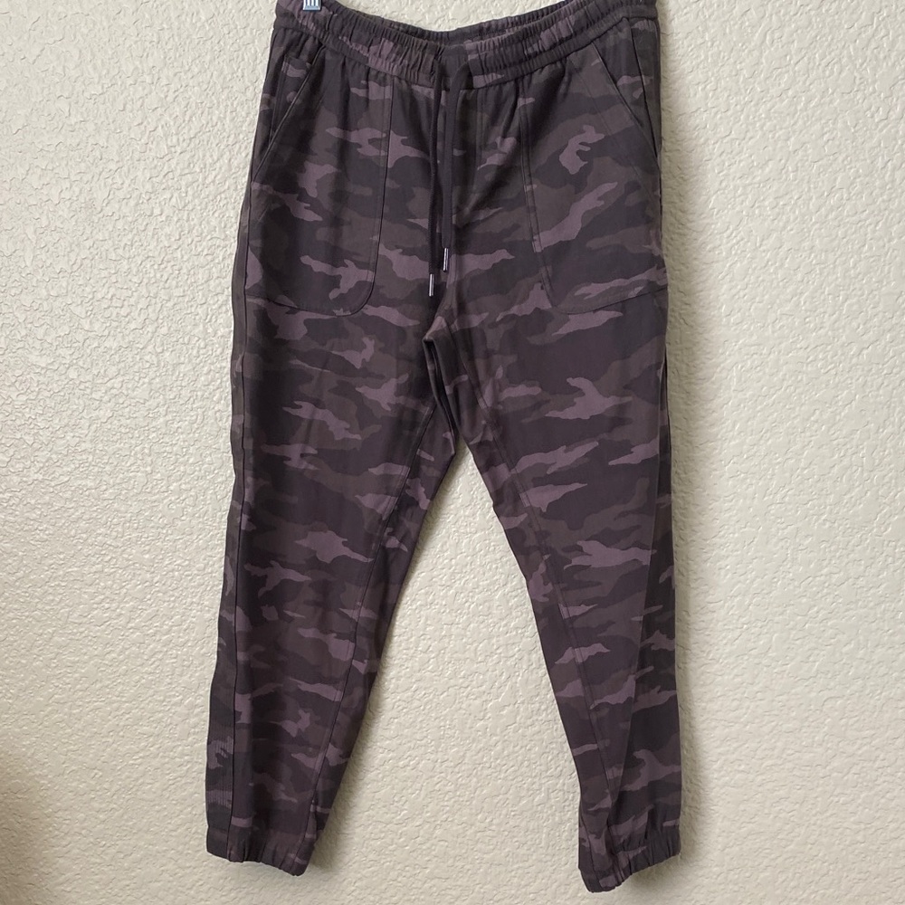 Athleta Women's Camo Joggers